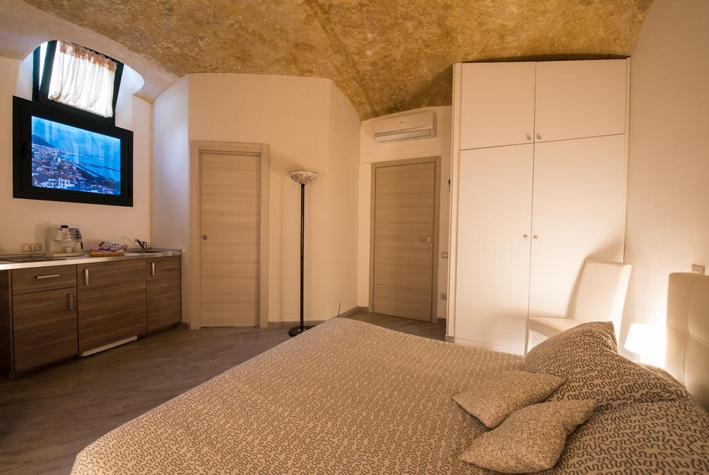 Petros Room Camere Salerno Luaran gambar