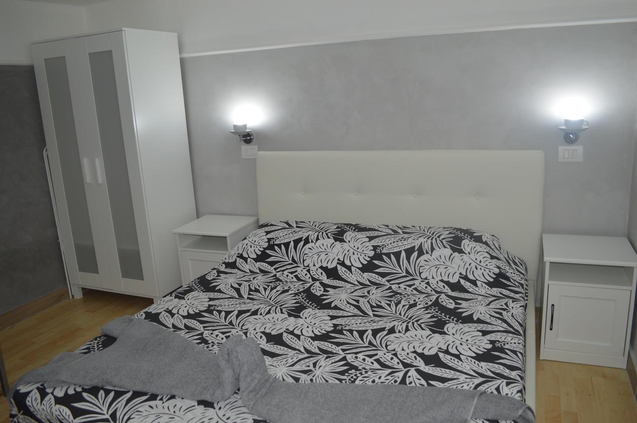 Petros Room Camere Salerno Luaran gambar